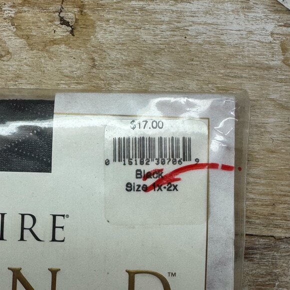 NWT Berkshire Trend Shimmer Link European Styling Legwear - Picture 3 of 5